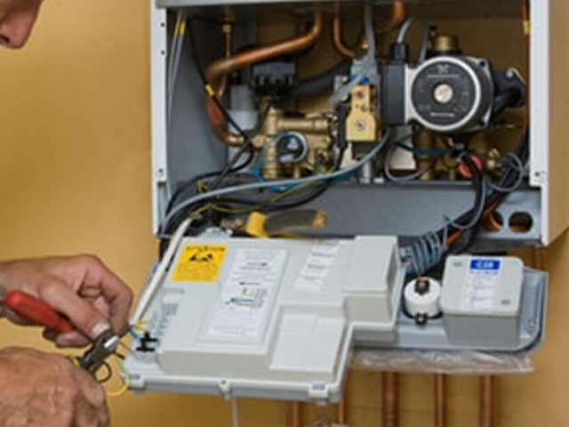 https://www.ukhousingdisrepairsolicitors.co.uk/wp-content/uploads/2020/10/broken-faulty-boiler.jpg