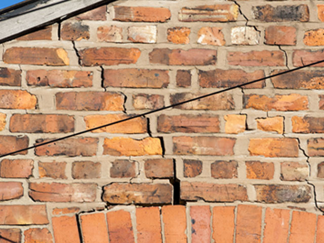 https://www.ukhousingdisrepairsolicitors.co.uk/wp-content/uploads/2020/10/subsidence.jpg